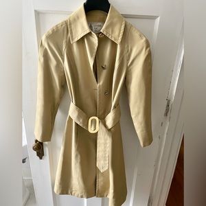 VINTAGE ladies London Fog top coat.